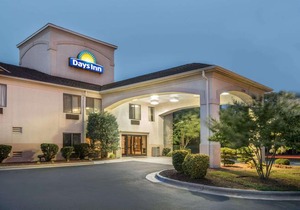 Days Inn by Wyndham Burlington East
