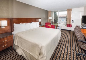 Days Inn by Wyndham Charlotte Airport North