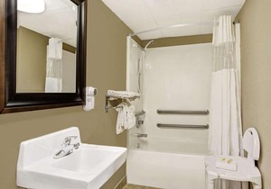 Days Inn by Wyndham Conover-Hickory