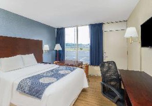 Days Inn by Wyndham Statesville
