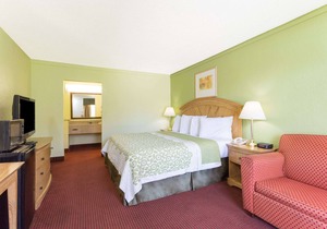 Days Inn by Wyndham Washington