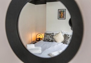 DE LUXE SHORT STAYS- Trent Bridge