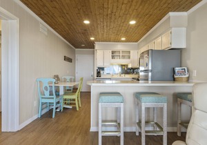 DIRECT OCEANFRONT, UDPATED CONDO WITH AMAZING VIEWS!