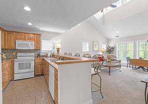 Echota Woods 131 -Mountain Condo, Gated Resort, Indoor/Outdoor Pools and Hot Tub, Fitness Area, F.