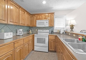 Echota Woods 131 -Mountain Condo, Gated Resort, Indoor/Outdoor Pools and Hot Tub, Fitness Area, F.