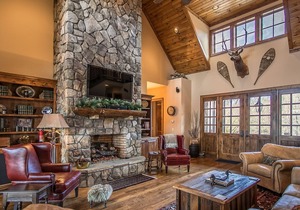 Elk Camp Lodge - Luxury, Hot Tub, Game Room, Outdoor Fireplace