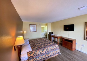 Faremont Inn & Suites Monroe