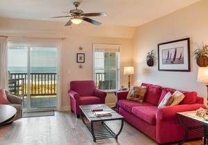First Flight Retreat 215: Beachy and Breathable Condo, Oceanfront + Access to Po