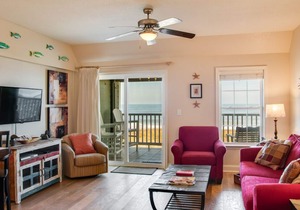 First Flight Retreat 215: Beachy and Breathable Condo, Oceanfront + Access to Po