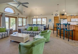Good Day Sunshine | 1589 ft from the beach | Private Pool, Hot Tub | Duck