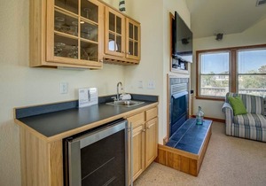 Good Day Sunshine | 1589 ft from the beach | Private Pool, Hot Tub | Duck