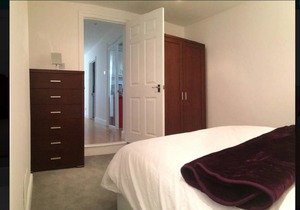 Great 2 BED in Northfields with private garden