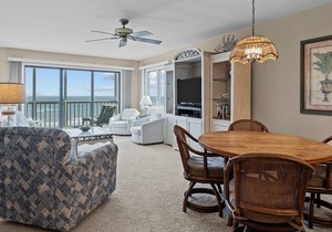 Great Oceanfront Condo! 2 BR with WiFi and pools!