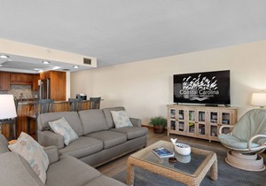 Heron Cove 201S-Oceanfront condo, community pool, building elevator, near beach!