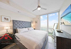 High Rise Lux Condo + King Bed + 22nd Floor Great Views!