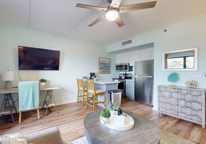 Historic river-view condo with cozy balcony, washer/dryer - walk to downtown