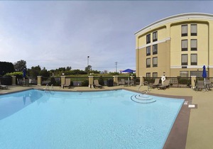 Holiday Inn Express Burlington, an IHG Hotel