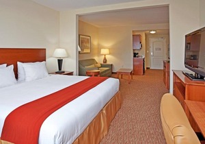 Holiday Inn Express Hotel & Suites Greensboro - Airport Area