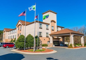 Holiday Inn Express Hotel & Suites Albemarle