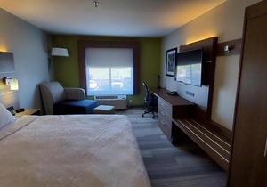 Holiday Inn Express Hotel & Suites Kinston