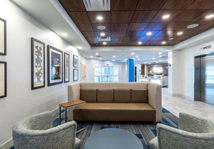 Holiday Inn Express & Suites Asheville Downtown