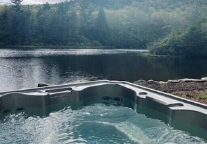 Hot Tub! Mountain Cottage* Hike, Bike, Grill, Golf