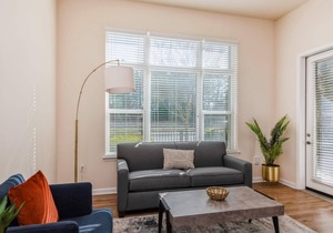 Kasa | Captivating Space with Fast Wifi and Amenity Access | Durham