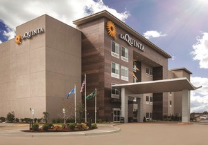 La Quinta Inn & Suites by Wyndham Raleigh Downtown North