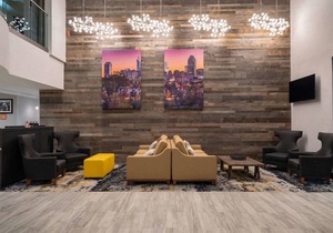 La Quinta Inn & Suites by Wyndham Raleigh Downtown North
