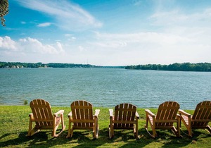 Lakefront Property One Bedroom Cabin #3 at Long Cove Resort - Flexible Cancellation! by RedAwning