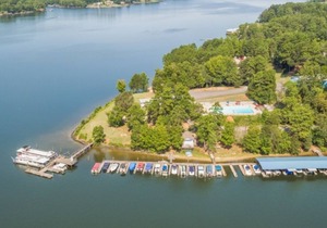 Lakefront Property One Bedroom Cabin #3 at Long Cove Resort - Flexible Cancellation! by RedAwning