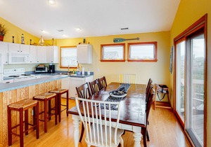 Lovely home with private pool, decks, amazing ocean view, & W/D