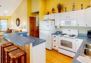 Lovely home with private pool, decks, amazing ocean view, & W/D