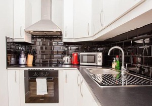 Modern 2 Bedroom Flat On The Doorstep Of Queen's Park