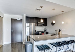 Modern Downtown Luxury with Balcony