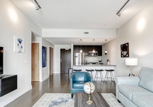 Modern Downtown Luxury with Balcony