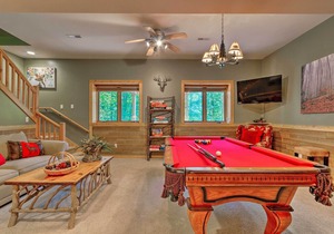 Mtn Chalet w/Hot Tub, 2 Mi to Beech Mtn. Ski!