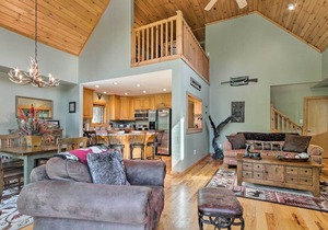 Mtn Chalet w/Hot Tub, 2 Mi to Beech Mtn. Ski!