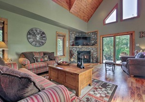 Mtn Chalet with Hot Tub, 2 Mi to Beech Mtn Ski!