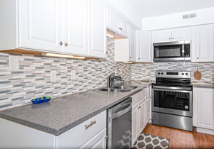 Multi-Level, Oceanfront Condo in Pine Knoll Shores w/Free WiFi, Shared Pool