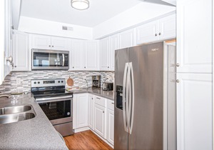 Multi-Level, Oceanfront Condo in Pine Knoll Shores w/Free WiFi, Shared Pool