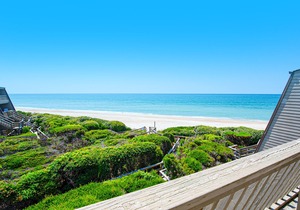 Multi-Level, Oceanfront Condo in Pine Knoll Shores w/Free WiFi, Shared Pool