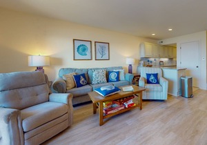 Multi-level, oceanfront condo with WiFi, W/D, & community pool/tennis courts