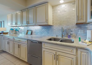Multi-level, oceanfront condo with WiFi, W/D, & community pool/tennis courts