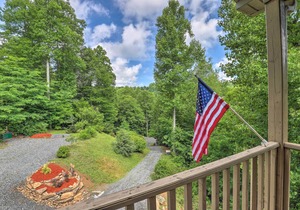 NEW! Laurel Creek Lodge w/ Hot Tub & Creek Access!