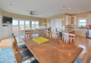 Oceanfront, 5 Bdrm/4.5 Bath/Sleeps 12-Walk to Pier!Breathtaking Views!