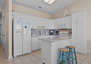 OCEANFRONT, Top Floor; Ocean Club, Pool, Hot tub; Cleaning & Linens Included