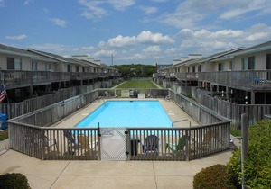 Oceanside Townhome Less Than 75 Yard Walk To The Beach
