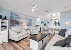 Ohana: Oceanfront Townhouse, Shared Pool