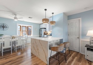 Ohana: Oceanfront Townhouse, Shared Pool